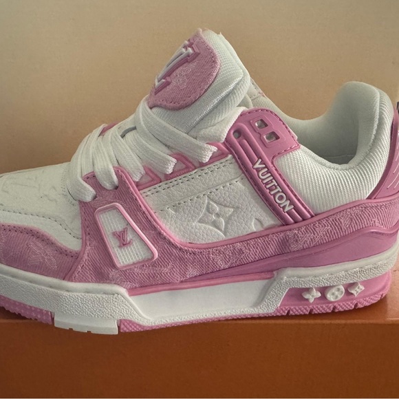 Louis Vuitton Trainers Pink & White Women's Low-Top Sneakers - Picture 6 of 13